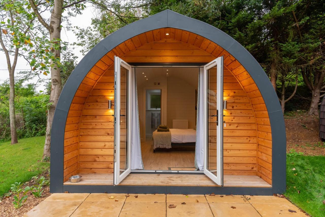The Plough Inn Cabins Ramsden Exterior foto